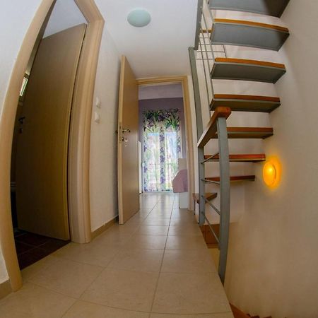 Luxurious Seaside Vacation Home Никити Екстериор снимка