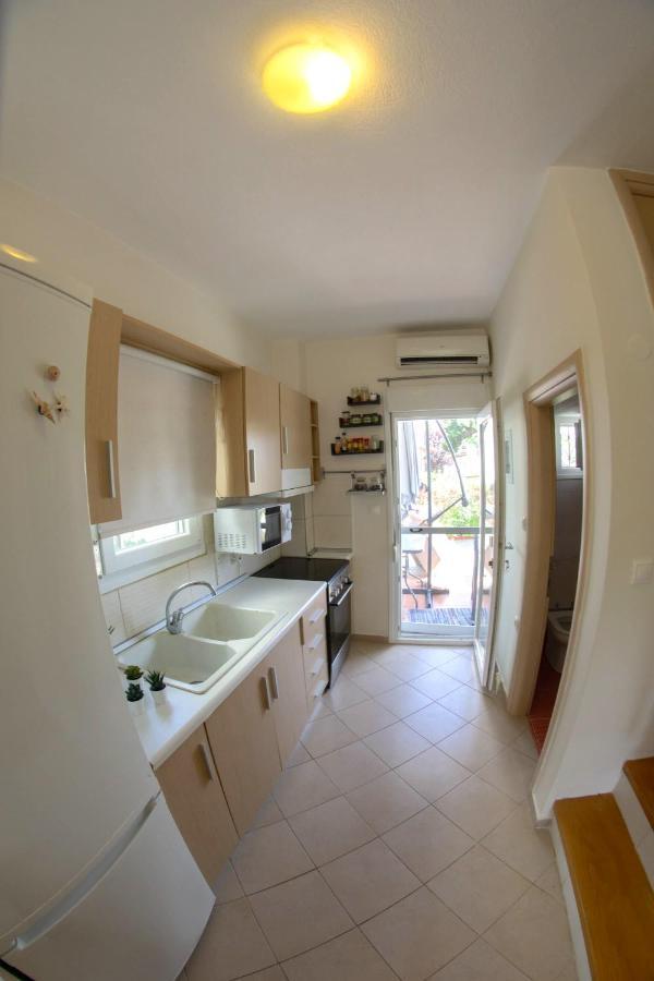 Luxurious Seaside Vacation Home Никити Екстериор снимка